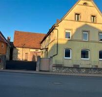 Sanierungsobjekt mit Potenzial - Mehrparteienhaus in Giebelstadt