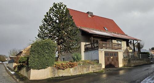 Foto - Provisionsfrei - Charmantes Einfamilienhaus am Fuß der Hainleite