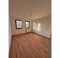 2-ZKB-Wohnung mit Balkon zu vermieten **kernsaniert** - Friedrichsdorf