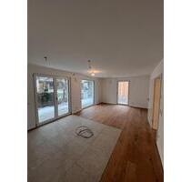 Moderne 3-Zimmer-Wohnung mit Garten in Bad Endorf