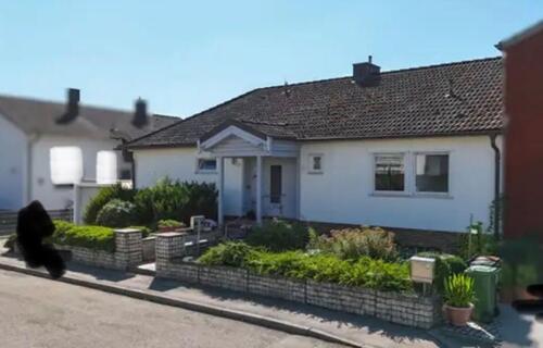 Foto - Bungalow mit großem Gartengrundstück