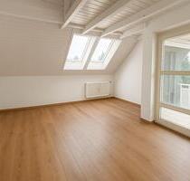 Ab 1.10.: 2,5-Zi. 60 m² DG-Maisonette-Whg., 2 Balkone, 1 TG, 1 Stellpl., ruhig, zentral, renoviert - Langenargen