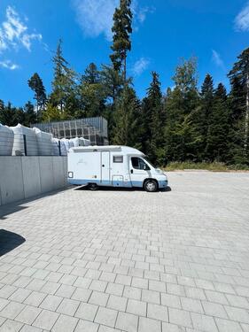 Foto - Fahrzeugstellplätze Innen&Aussen