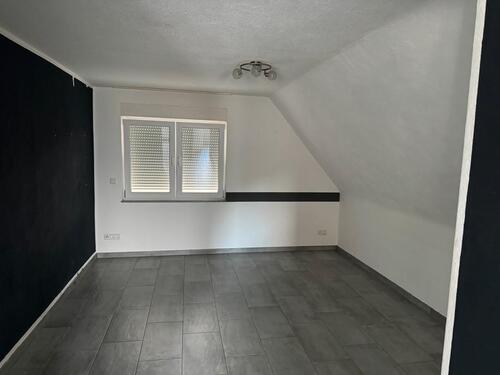 Foto - DG Mietwohnung Püttlingen - 540,00 EUR Kaltmiete,