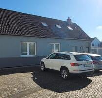 Moderne 4-Zimmer-Wohnung (EGSouterrain) mit eigener Garage - Braunschweig Broitzem