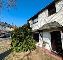 Gemütliches Einfamilienhaus mit unterkellerter Garage - Mönchengladbach Süd