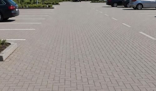 Foto - Geschützter Außenstellplatz zu mieten im Hinterhof - Aschersleben