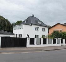 Exclusive Stadtvilla mit 4 Wohneinheiten & Ausbaureserve +Privat+ - Düren Rölsdorf