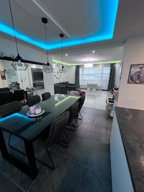 Foto - * Großzügige 5 Zimmerwohnung + Stellplatz und EBK zu vermieten*