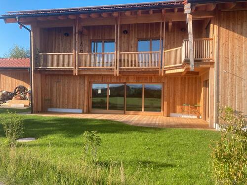 Foto - Große 2 Zi. Gartenwohnung Holzhaus m. Bergblick Kreis Traunstein