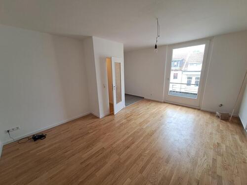 Foto - Erstbezug nach Sanierung, Einzimmerwohnung in der List zu sofort