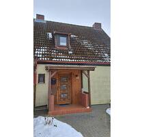 Doppelhaushälfte mit Anbau (Finnenhaus) in 24217 Schönberg - Schönberg (Holstein)