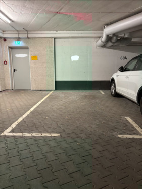 Foto - Parkplatz in Tiefgarage zu vermieten – 110 € Monat