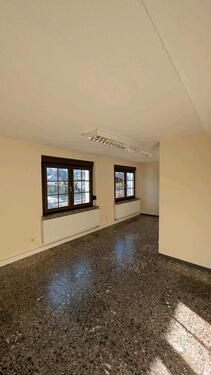 Foto - Gewerberäume zu vermieten - 325,00 EUR Kaltmiete,