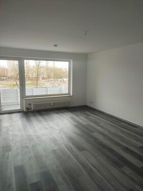 Foto - Helle 4-Zimmer-Wohnung mit Balkon im 3. Stock in Duisburg-Friedrich-Ebert-Straße