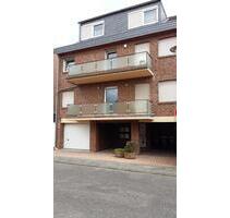 Attraktive Dachgeschoßwohnung, 2,5 Zimmer, Küche Diele Bad Balkon - Bergheim Ahe