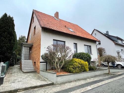 Foto - Ein- bis Zweifamilienhaus mit großer Gartenoase, in zentraler Lag