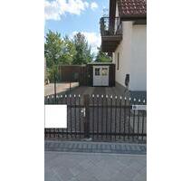 Stellplatz mit LadestationLadesäule (Wallbox) für E-Auto - Oranienburg