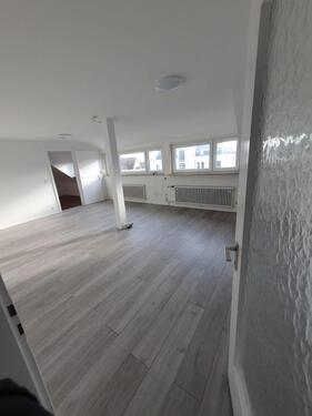 Foto - 5.5 Zimmer Dachgeschoßwohnung zur Miete in Stuttgart