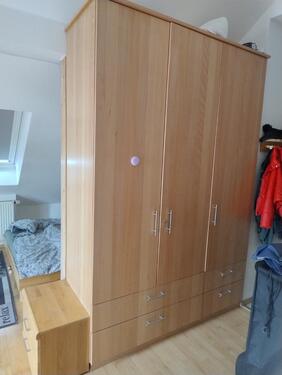 Foto - Biete helles Appartement mit großzügigem Wohn- und Schlafbereich