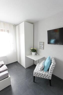 Foto - voll möbliertes Mini-Apartment in KA für Studentin oder Pendler