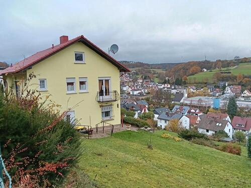 Foto - Freistehendes Einfamilienhaus mit separater Einliegerwohnung