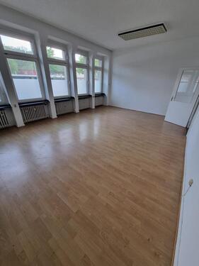 Foto - Vielseitig nutzbare Gewerbefläche in Hans Dietrich Genscher Platz 9 in Wuppertal!