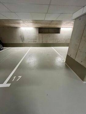 Foto - Tiefgaragenstellplatz - 110,00 EUR Miete,