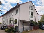 Foto - Frankfurt Nieder-Erlenbach Reihenendhaus mit Einliegerwohnung