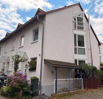 Frankfurt Nieder-Erlenbach Reihenendhaus mit Einliegerwohnung - Frankfurt am Main Bonames