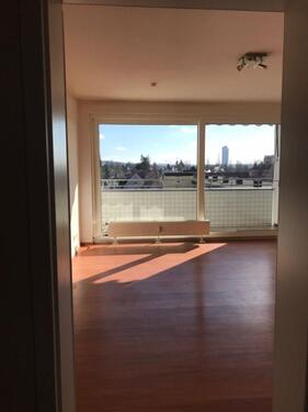 Foto - Helle 3-Zimmer Wohnung im 6. OG mit Balkon Nürnberg-Schoppershof