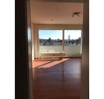 Helle 3-Zimmer Wohnung im 6. OG mit Balkon Nürnberg-Schoppershof