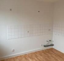 Ihr neues Zuhause: 2-Zimmer-Wohnung mit Wanne, Balkon und Aufzug. - Gera