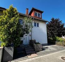 Unikat ohne Makler! Geräumige 8-Raum-Doppelhaushälfte in Dreieich