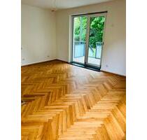 Renovierte 4-Zimmerwohnung mit Balkon und Garten im Frauenland - Würzburg