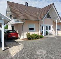 Einfamilienhaus Bj. 1998, ELW, in 55481 Kirchberg zu verkaufen - Kirchberg (Hunsrück)