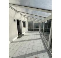 Kernsanierte Erdgeschosswohnung, Highlight großer Wintergarten - Greifenstein