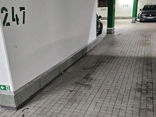 Foto - Tiefgarage nähe Klinikum - 80,00&nbsp;EUR Miete,