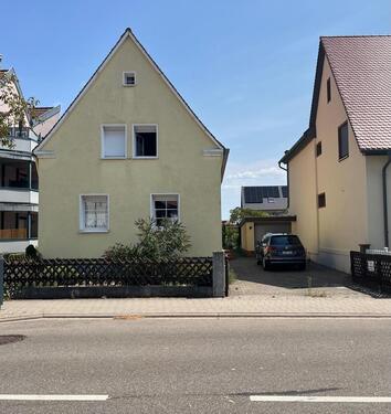 Foto - Einfamilienhaus mit 710 m² Grundstück, 6 Zimmern, Garten&Garage