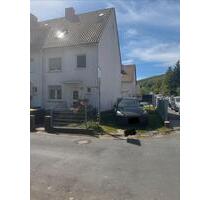 Reihenendhaus mit 5 Zimmern, EBK und Pool - Springe