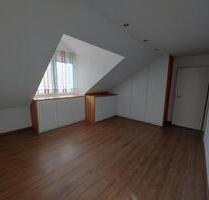 Obernbreit: Ruhige 3 Zimmer DG Wohnung - Marktsteft