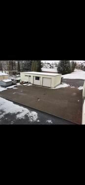 Foto - Garagen mit Werkstatt, Abstellraum und Parkplätzen