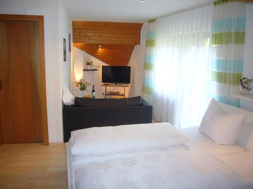 Foto - 1 Zimmer Dachgeschoßwohnung zur Miete in Bad Peterstal-Griesbach