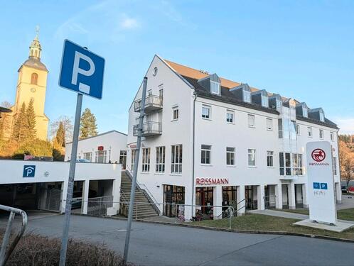 Foto - 3-R-WHG mit EBK und Balkon u. TG Stellplatz
