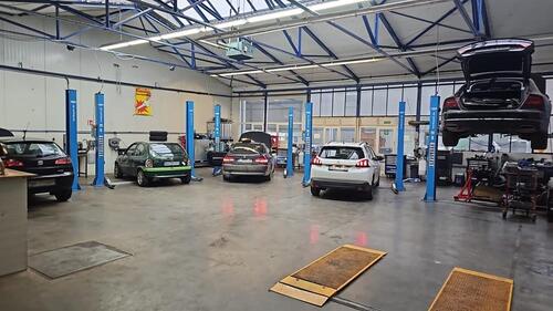 Foto - Gewerbehalle, Werkstatt, Schrauberhalle, Halle, KFZ Werkstatt