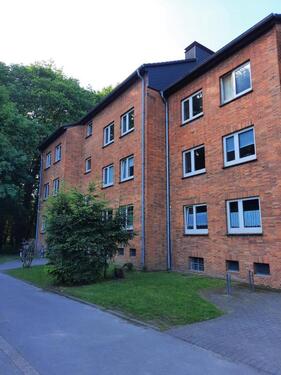 Foto - Bei VIVAWEST die Sonnenstrahlen auf dem eigenen Balkon genießen.