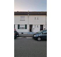Reihenmittelhaus mit Garten und Terrasse in Eschweiler-Ost