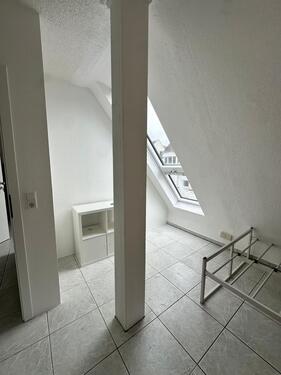 Foto - 1 Zimmer Dachgeschoßwohnung zur Miete in Stuttgart