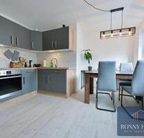 MIT Einbauküche, Möbel, Charmante 2-Raum-Dachgeschosswohnung in idyllischer Lage von Thum, Parkplatz