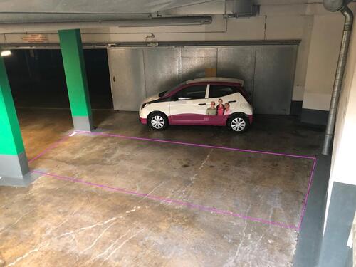 Foto - Tiefgaragenstellplatz (PKW, Motorrad, Oldtimer) Nürnberg Maxfeld